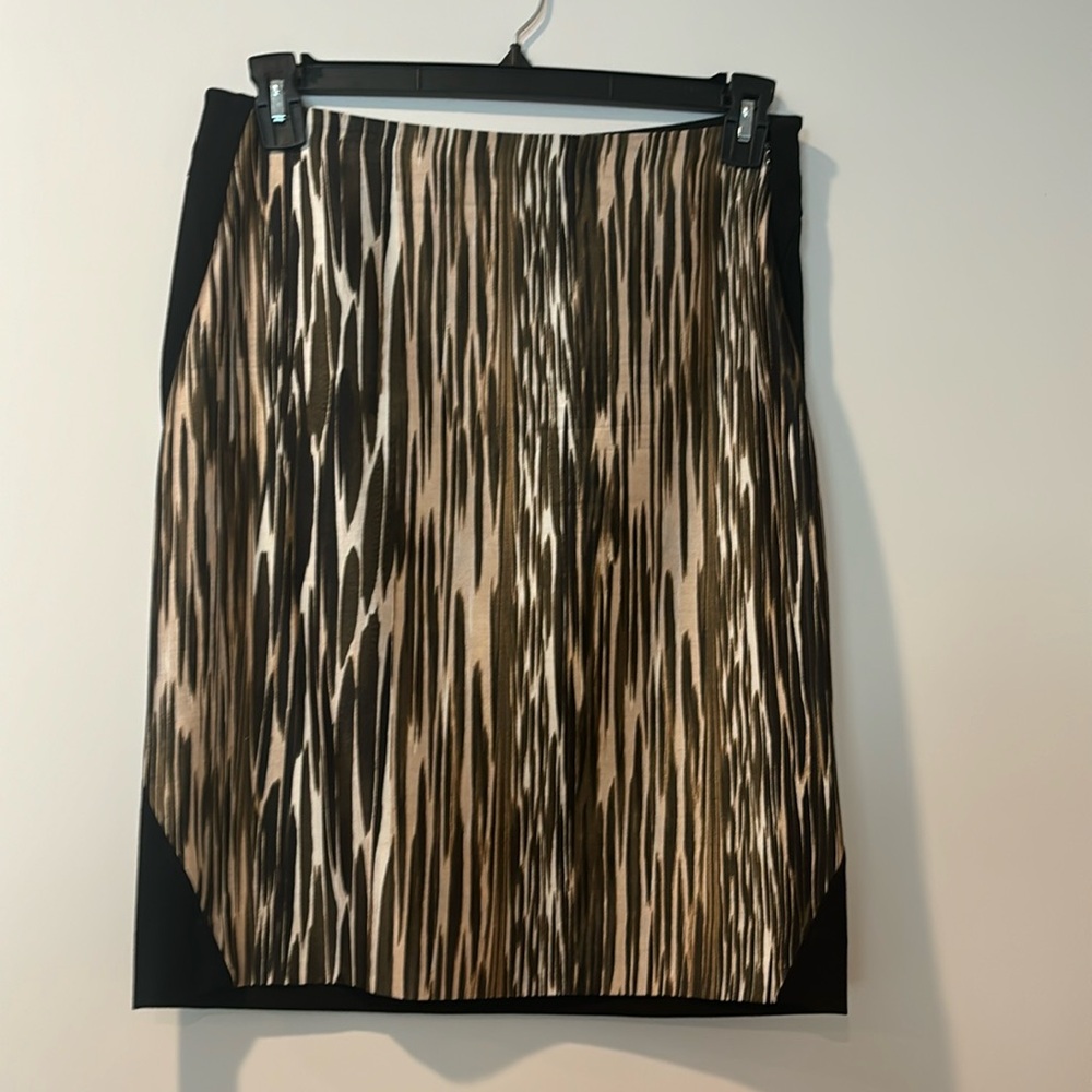 Diane Von Furstenberg black with green and cream front stretchy mini skirt